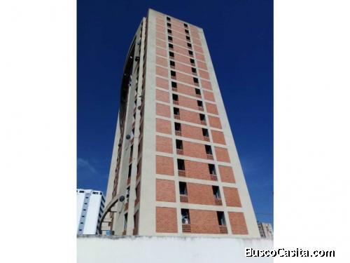 Vendo en Valencia en la urbanización Los Mangos con excelente vista panorámica