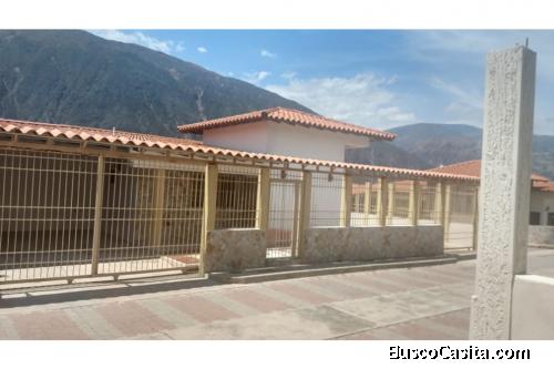 Se Vende Amplia Casa en Lagunillas (Mérida)