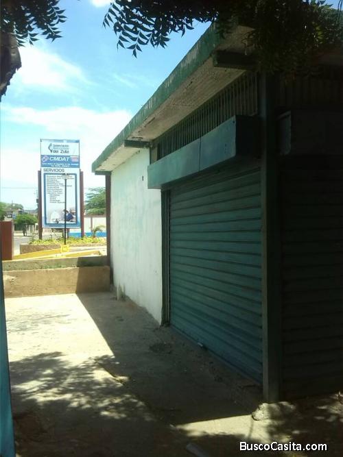 Local comercial en la Urb. San Jacinto esquina principal