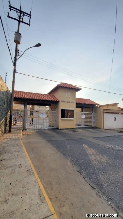 Townhouse en lecheria Conjunto Residencial Isla del sol 