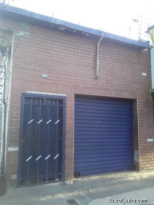 Atencion empresarios vendo casa en zona comercial de Barquisimeto ideal para edificar 