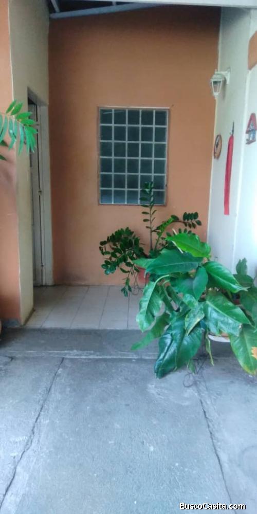 casa  ampliada en urbanización tranquila, cerca de CDI, transporte público, panadería, colegio, etc