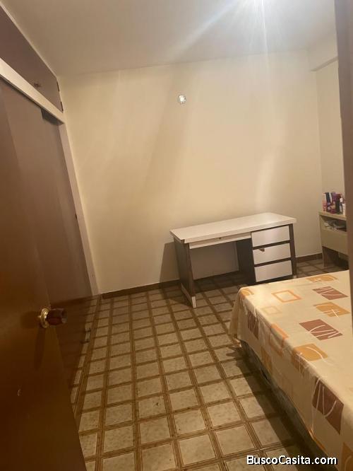 Alquilo habitación más baño Altamira Sur damas 