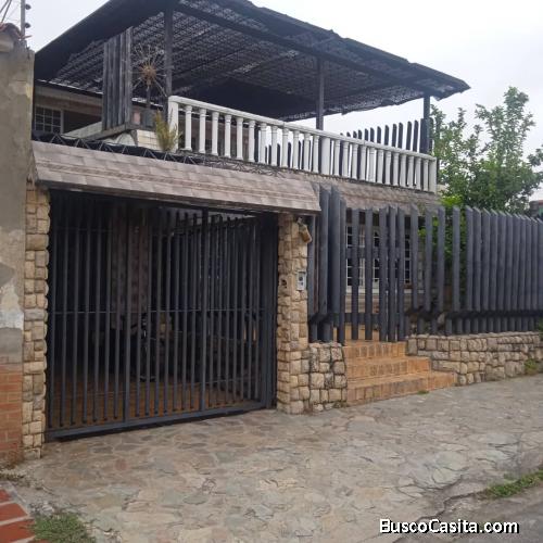 Casa en Guatire, Urb. Villa Heroica 4 habs 5 baños EN VENTA
