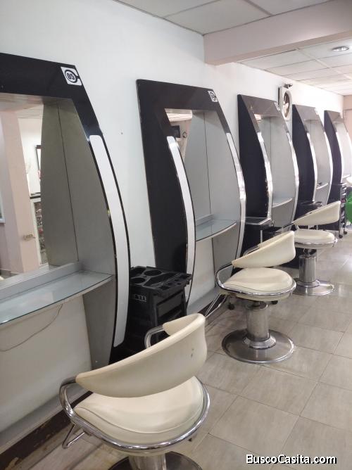 carrera 5ta con Av. Unda frente a la plaza Coromoto 