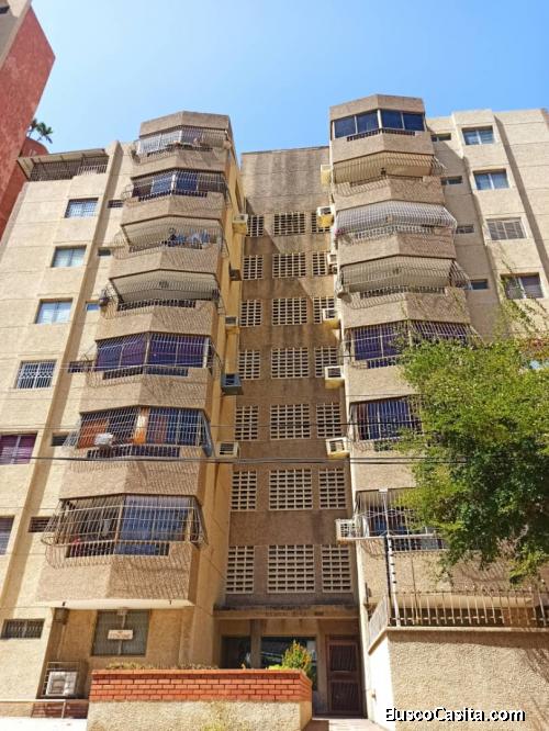 Apartamento venta Maracaibo edificio Iberia 21222
