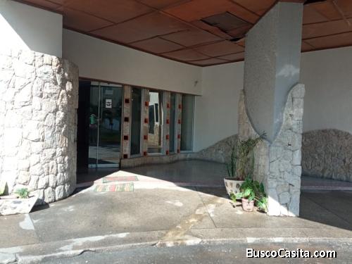 ALQUILO APARTAMENTO EN LA URB EL CENTRO  04124390854