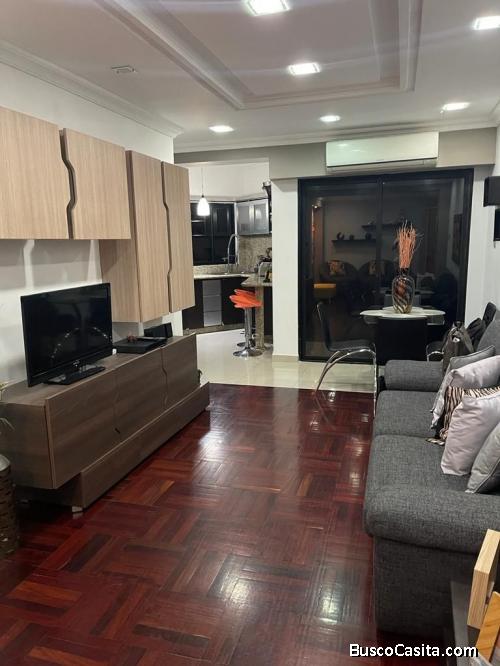 Apartamento en Resd. Mantova Urb. Las Chimeneas