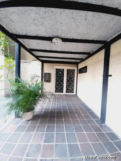 Apartamento en La Av Bolivar sector las Acacias