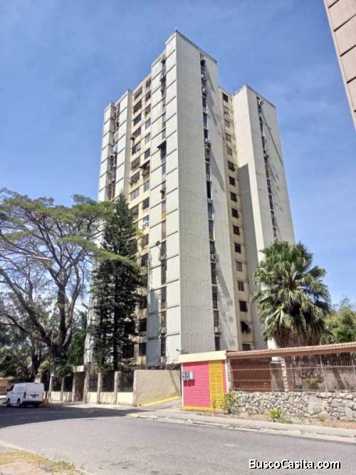 Apartamento en Res. Los Caracaros, Av. Bolívar vieja de Naguanagua. FOA-2061