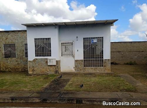 CASA EN VALLE GRANDE COUNTRY, ZONA INDUSTRIAL. MATURÍN