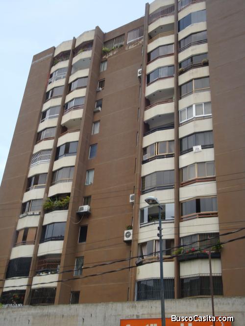 EXCELENTE APARTAMENTO EN ALQUILER EN LOS PALOS GRANDES:  Ideal para ejecutivos y diplomáticos. 