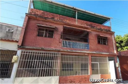 Casa Comercial En Alquiler, Ideal Para Consultorios, Taller De Costura, Oficinas.