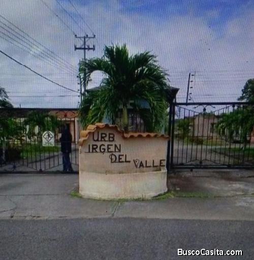 CASA EN URB PRIVADA 