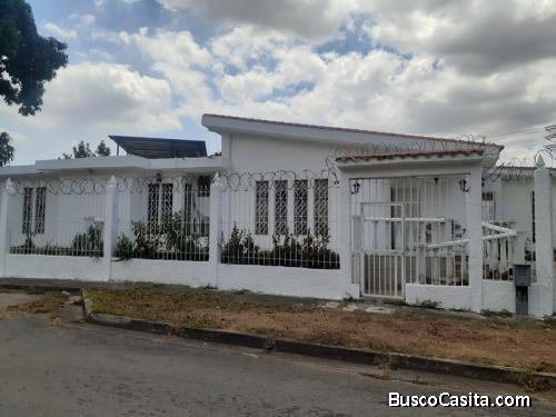 Casa en Lomas del Este