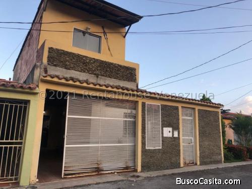 Hermosa casa en venta al este de la ciudad
