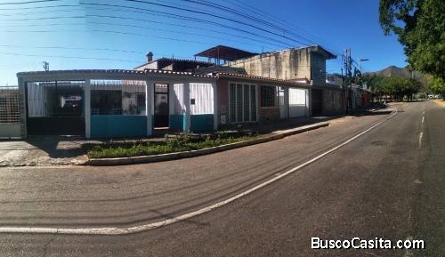 Casa en Urb. Valle Verde - 272 m2 - FOC-1287