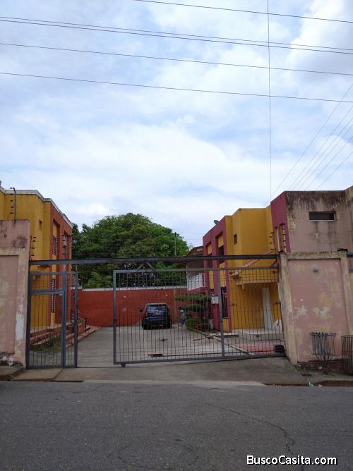 TOWNHOUSE EN SECTOR MADERO 1 