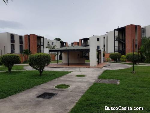 EN VENTA APARTAMENTO EN RES. PRISMA, GUACARA COD. FOA-2152