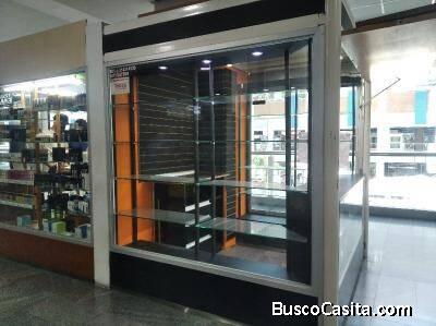 Local Comercial en venta en el CC Cristal Las Quintas Naguanagua. Códogo 137502