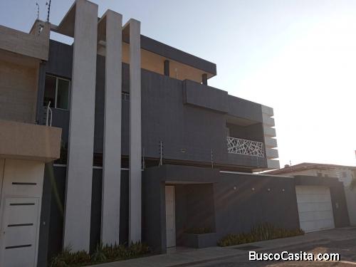 Quinta de lujo en Colinas de Santa Rosa Sur 