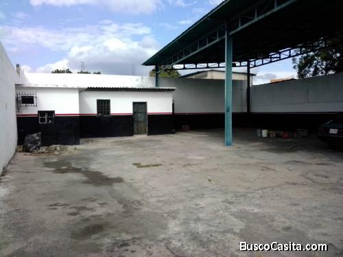 Se alquila Local con área techada, oficinas y terreno en Guacara cerca de la Autopista R.C.