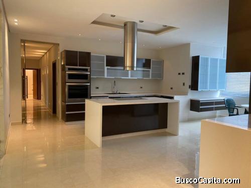 LUJOSO APARTAMENTO EN EXCLUSIVO CONDOMINIO EN LAS 4 AVENIDAS. Código 140360