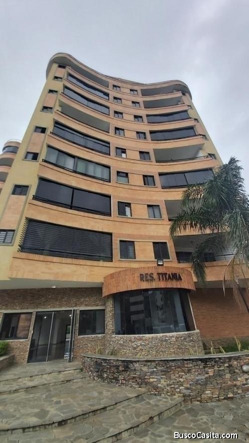 Vendo Imponente Penthouse en Residencias Titania 480 M2 en 3 niveles. Cód. 427941