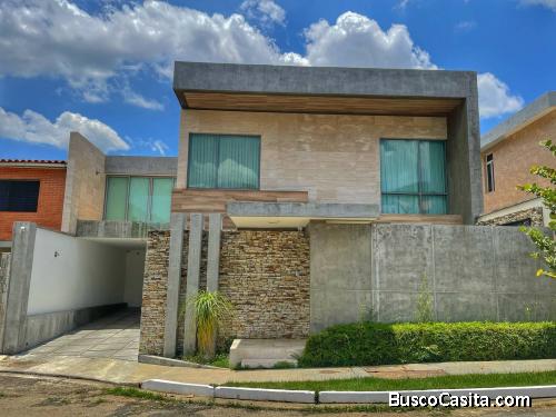 Casa espectacular en venta en Parque Mirador. Código 142981