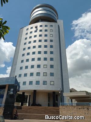 Yosmar Muñoz alquila oficina en la torre ejecutiva FOOF-087