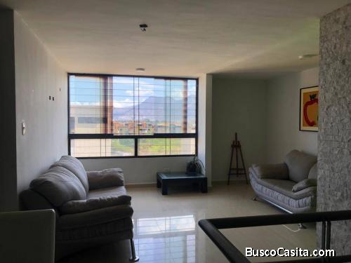 Hermoso Penthouse en Venta Valle Topacio. Código 134953