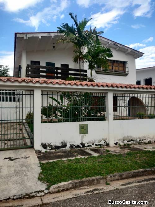 Casa urbanización La Viña En Venta. Cód 133454