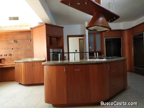 EmerS Vende Apto. de Lujo en zona exclusiva en Urb. Los Mangos 