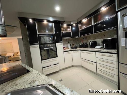 Townhouse en venta en San Diego Res. Las Trinitarias. Pozo de agua. Código 129592