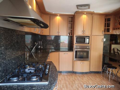 Casa tipo Tonwhouse en mañongo 220 Mt². Código 143825