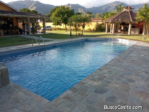 Vendo hermosa casa Con Piscina en San Diego La Lopera. Código 134064