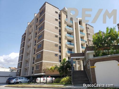 Se vende apartamento en Mañongo, planta eléctrica 100% y pozo. Cod 143581