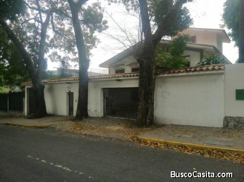 CASA EN ALTAMIRA, EN VENTA