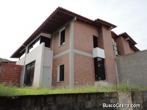 TOWNHOUSE EN VEGA ARRIBA, GUATIRE. EN VENTA