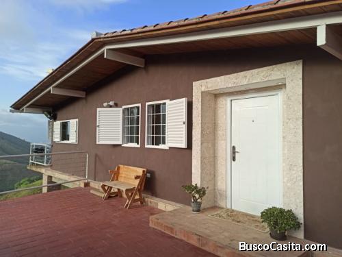 En Venta hermosa Casa en San Antonio de Los Altos. 199M2