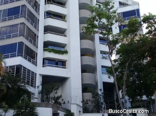 En Venta Bello Apartamento Colinas de Valle Arriba. 273 M2