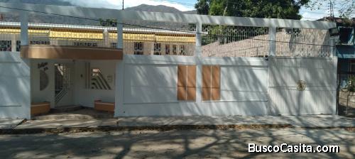 Vendo Bella y Espaciosa Casa en Naguanagua La Entrada. Código 138160 