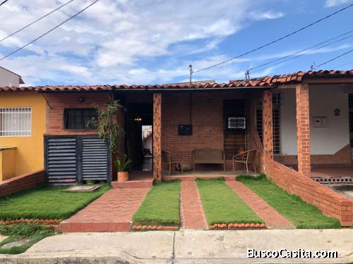 CASA EN URB. PETIMORA II. AMOBLADA EN URBANISMO PRIVADO