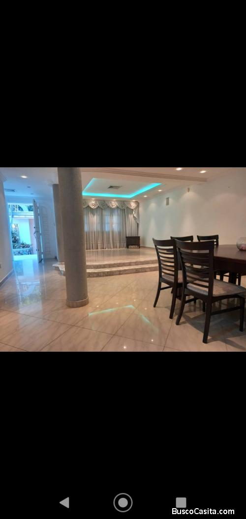 SKY VENDE CASA EN TRIGAL NORTE