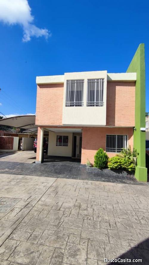 TownHouse en Venta en El Rincón, Conjunto Cerrado Código 129998