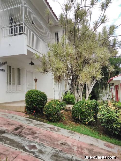 SKY GROUP  PLATINUM Vende Casa en Urb. Prebo, en calle cerrada, para remodelar