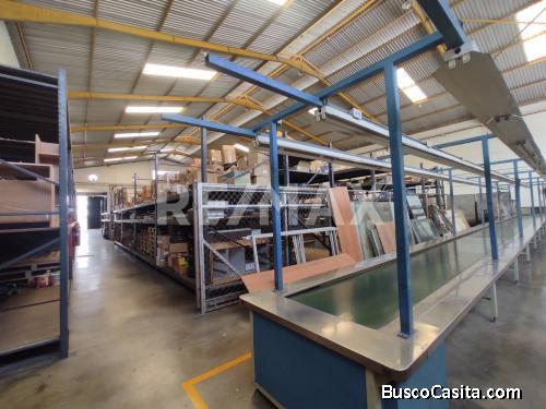 IMPECABLE GALPÓN EN VENTA ZONA INDUSTRIAL MUNICIPAL NORTE. Cod 145843