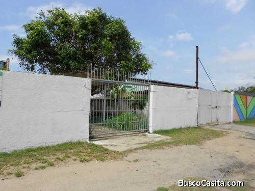 Terreno con casa de gran oportunidad de mejoras