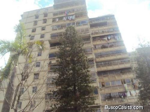 Apartamento En Coche, Cómodo Y Con Excelente Ubicación