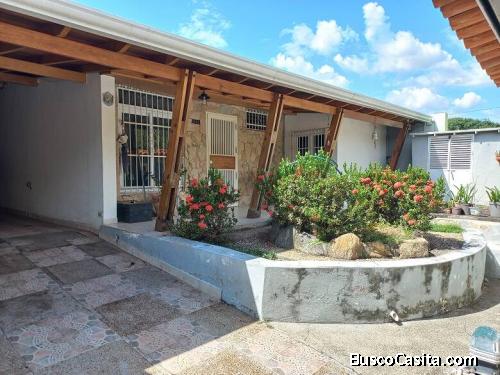 Casa En Venta En Los Guayabitos Naguanagua. Código 147070